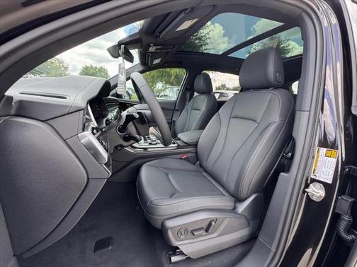 2025 Audi Q7 55 Premium Plus