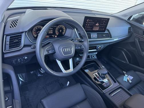2024 Audi Q5 45 S line Prestige