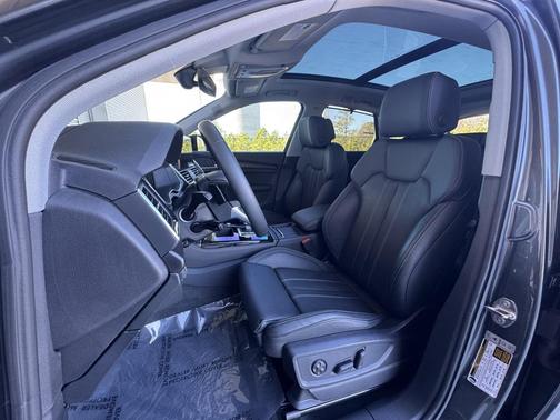 2024 Audi Q5 45 S line Prestige