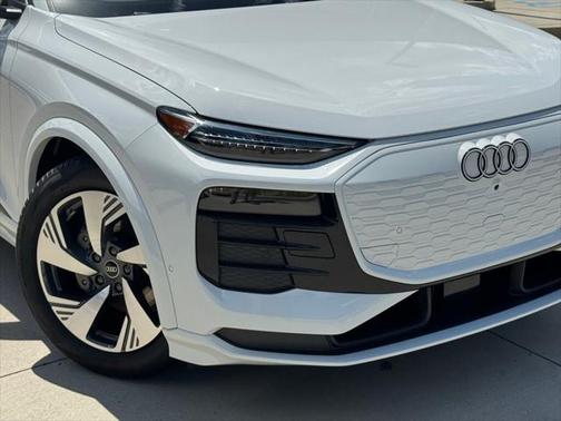 2025 Audi Q6 e-tron Prestige quattro