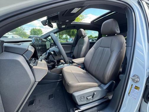 2025 Audi Q6 e-tron Prestige quattro