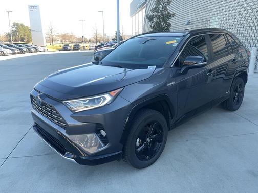 2020 Toyota RAV4 Hybrid SE