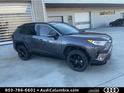 2020 Toyota RAV4 Hybrid SE