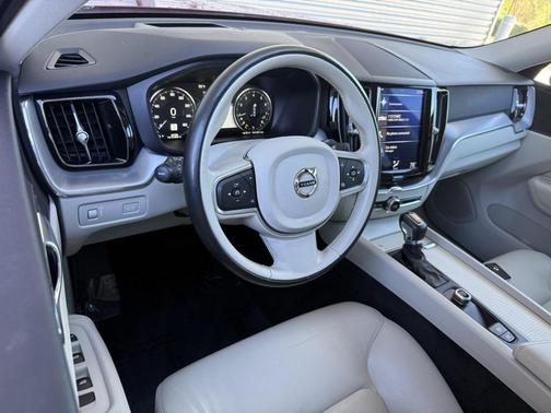 2018 Volvo XC60 T5 Momentum