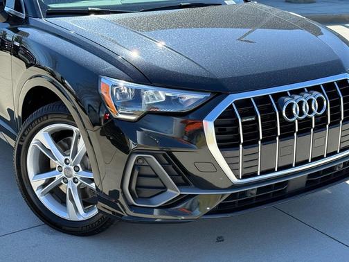 2020 Audi Q3 45 S line Premium