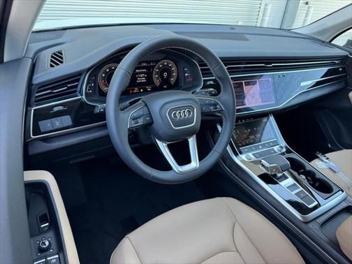2025 Audi Q7 55 Premium Plus