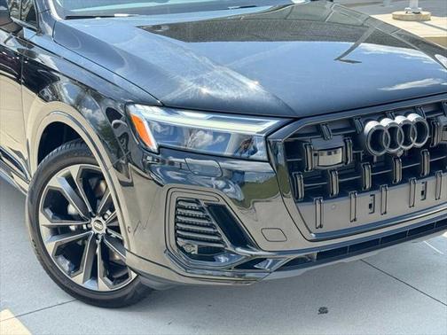 2025 Audi Q7 55 Premium Plus