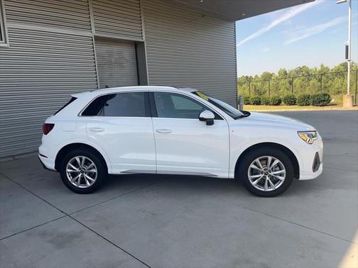 2024 Audi Q3 Premium 45 TFSI S line quattro Tiptronic