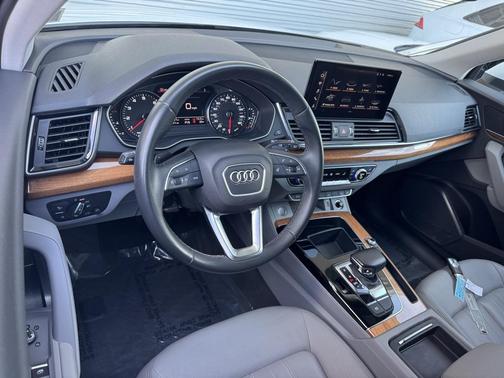 2022 Audi Q5 45 S line Premium