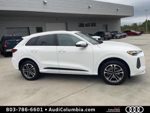 2025 Audi Q5 Premium TFSI quattro S tronic