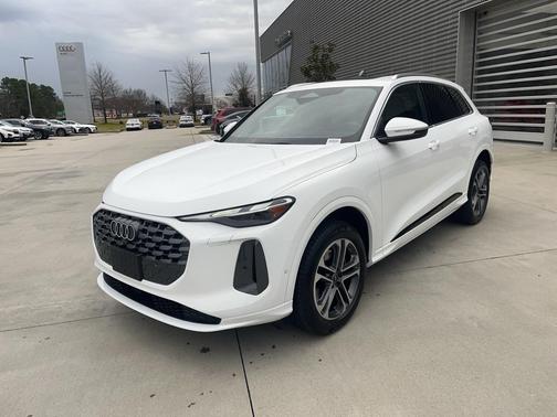 2025 Audi Q5 Premium TFSI quattro S tronic