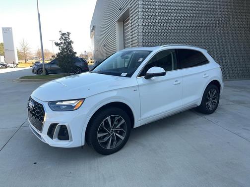 2022 Audi Q5 45 S line Premium Plus