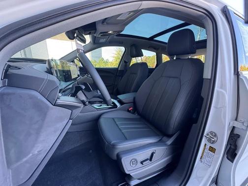 2025 Audi Q5 Premium TFSI quattro S tronic