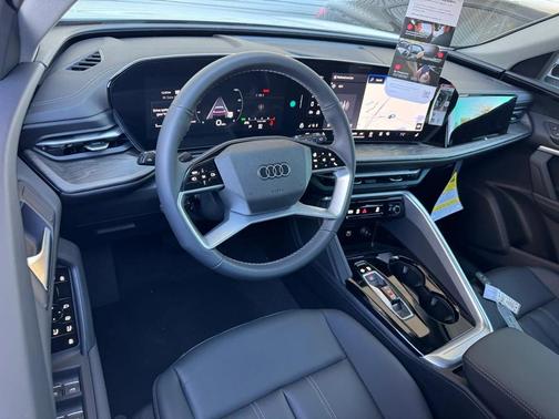 2025 Audi Q5 Premium TFSI quattro S tronic