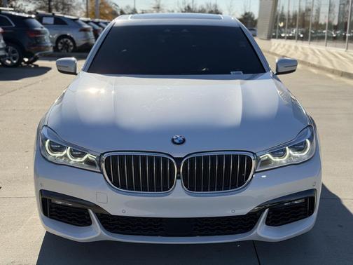 2017 BMW 750 I