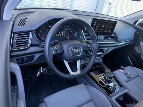 2025 Audi Q5 45 S line Premium