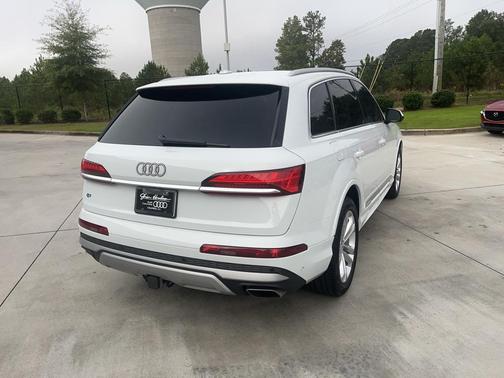 2025 Audi Q7 55 Premium Plus