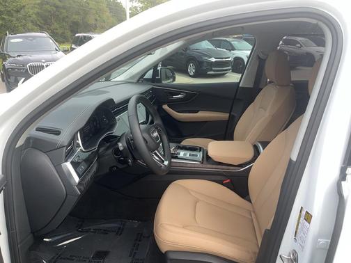 2025 Audi Q7 55 Premium Plus