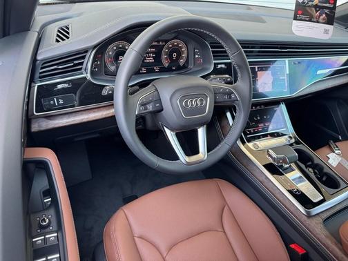 2025 Audi Q7 55 Premium Plus