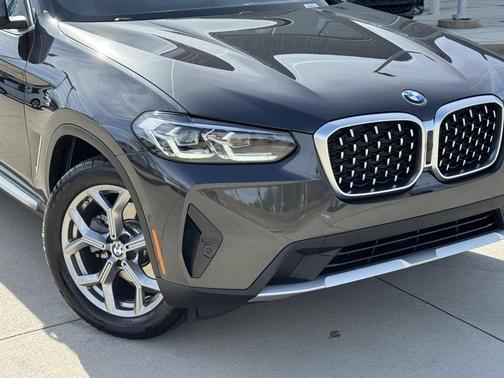2025 BMW X4 xDrive30i