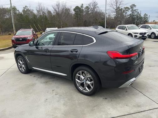 2025 BMW X4 xDrive30i