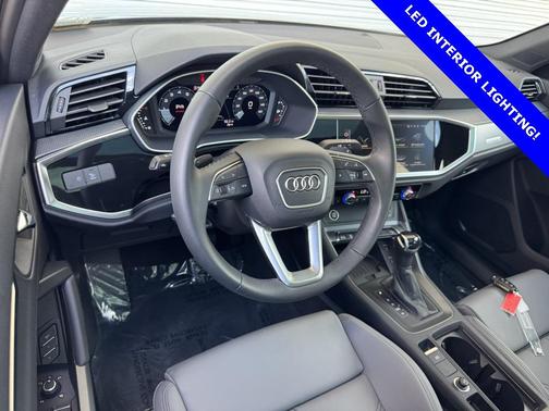 2025 Audi Q3 Premium 45 TFSI S line quattro Tiptronic