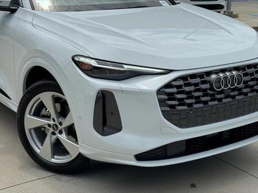 2025 Audi Q5 Premium Plus