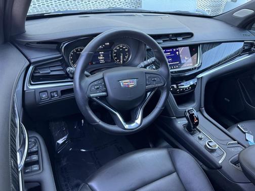 2025 Cadillac XT6 Premium Luxury FWD