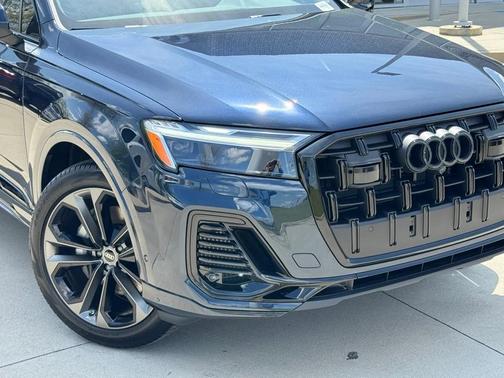 2025 Audi Q7 55 Premium Plus