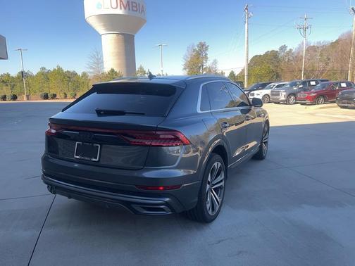 2022 Audi Q8 55 Premium Plus