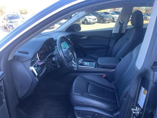 2022 Audi Q8 55 Premium Plus