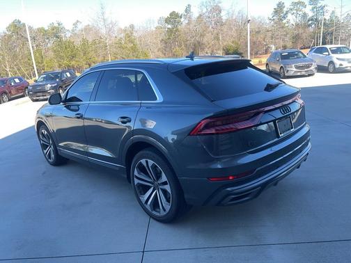 2022 Audi Q8 55 Premium Plus