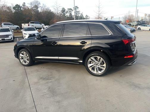 2022 Audi Q7 55 Premium Plus