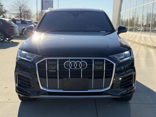 2022 Audi Q7 55 Premium Plus