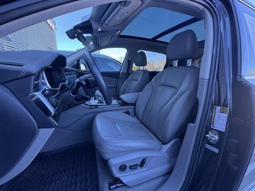 2024 Audi Q7 55 Premium Plus
