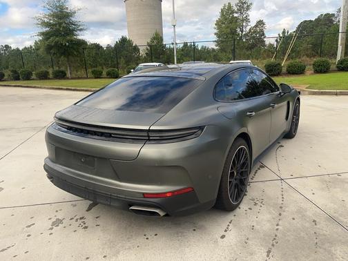 2025 Porsche Panamera 4