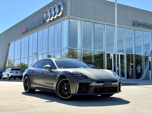 2025 Porsche Panamera 4