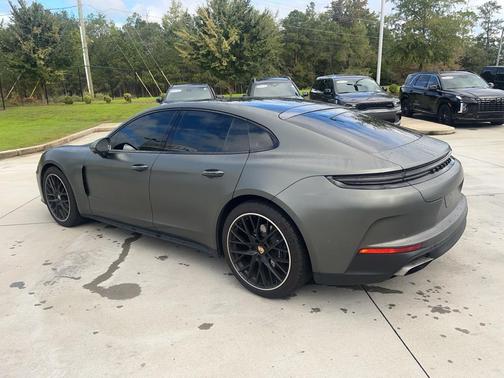 2025 Porsche Panamera 4