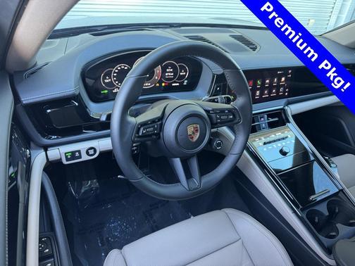 2025 Porsche Panamera 4