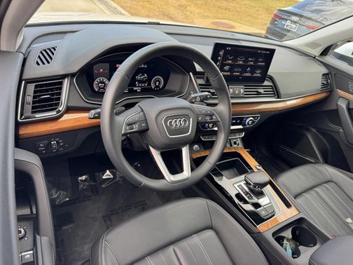 2023 Audi Q5 45 S line Premium Plus