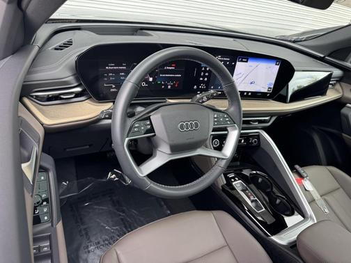 2025 Audi Q5 Premium Plus