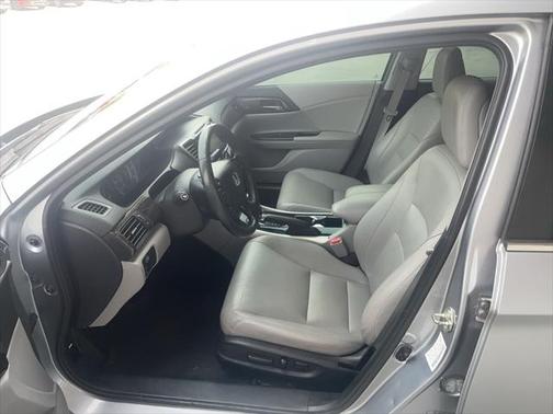 2017 Honda Accord EX-L w/Navigation & Honda Sensing