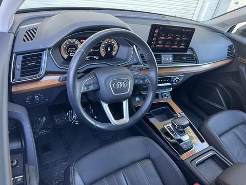2022 Audi Q5 45 S line Premium Plus
