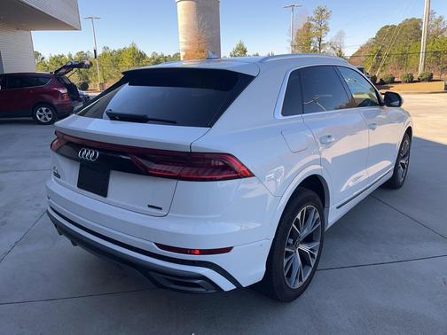 2023 Audi Q8 55 Premium Plus