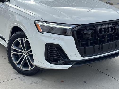 2025 Audi Q7 45 Premium
