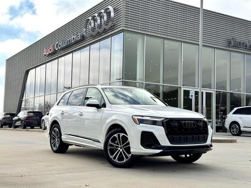 2025 Audi Q7 45 Premium