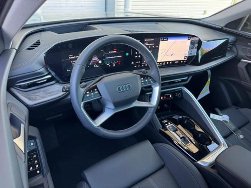 2025 Audi Q5 Premium Plus TFSI quattro S tronic