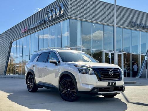 2022 Nissan Pathfinder SL 4WD