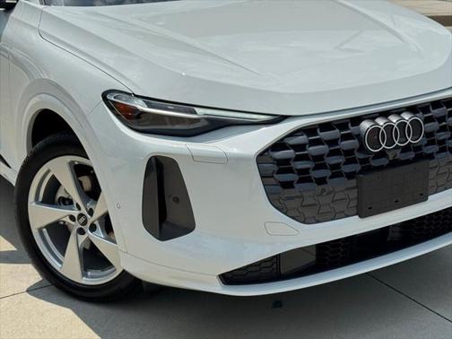 2025 Audi Q5 Premium Plus
