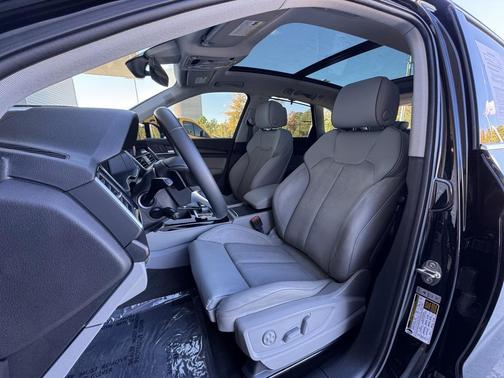 2022 Audi Q5 45 S line Prestige
